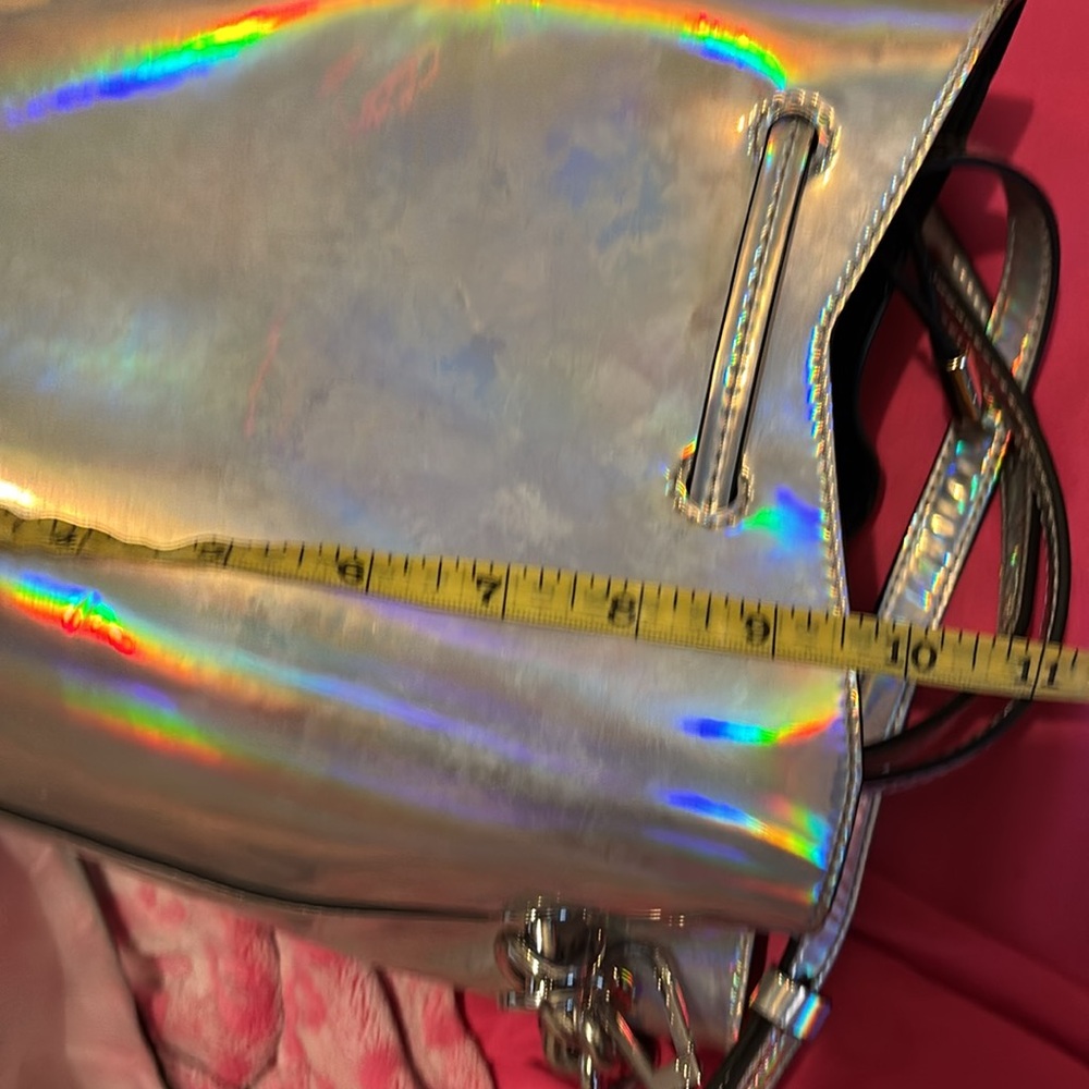 Kendall & kylie Holographic Bucket Bag - Picture 15 of 15